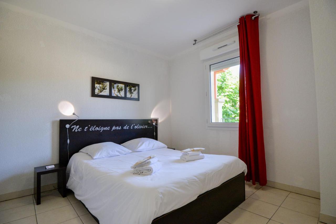 La Residence Du Chateau De Jouarres Azille Room photo